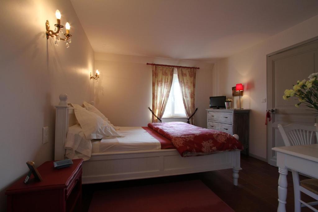 Le Clos Xavianne Ribécourt-la-Tour Szoba fotó